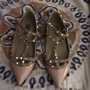 Valentino Sz 40 shoes, EUC with box and one stud